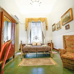 https://la-casa-di-marcello.taorminaitalyhotels.com